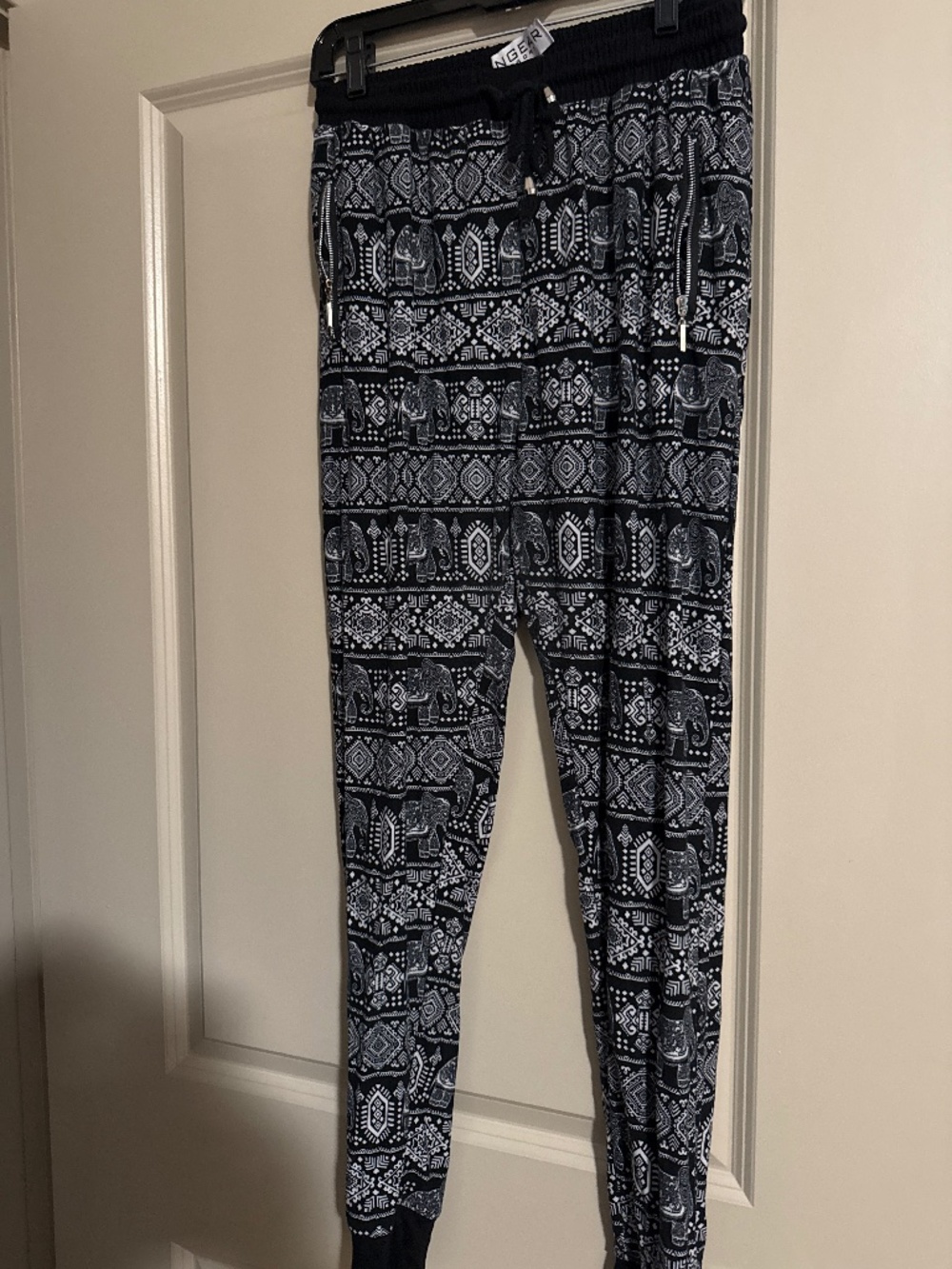 Comfortable trouser with elephant print